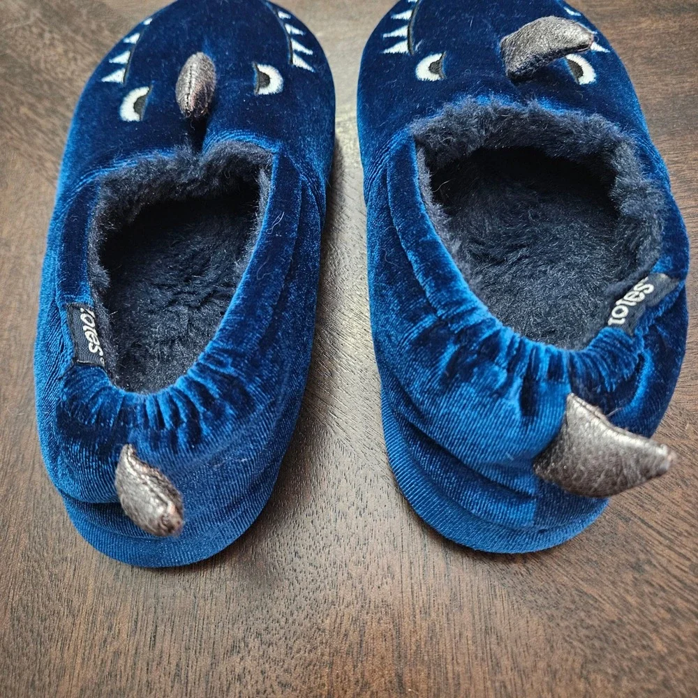 Totes‎ Toasties Shark Slippers Kids Size 13-1 Blue Plush Faux Fur Lined Slip On